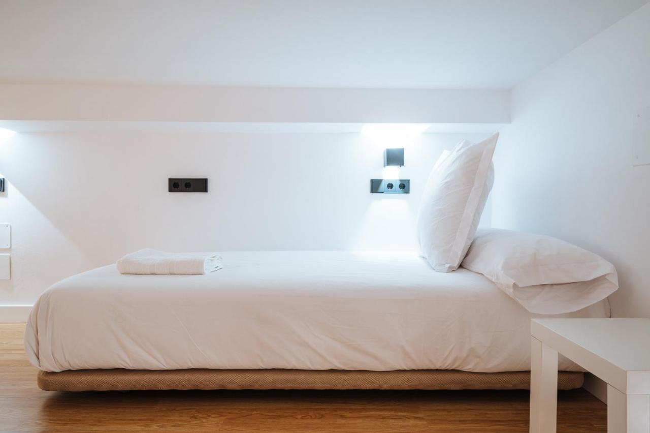 סביליה Apartamentos Montevideo 6 מראה חיצוני תמונה
