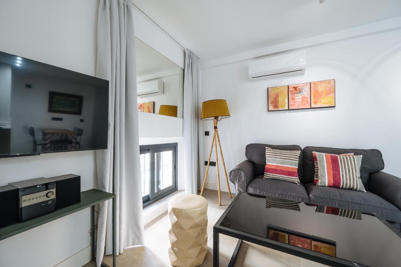 סביליה Apartamentos Montevideo 6 מראה חיצוני תמונה