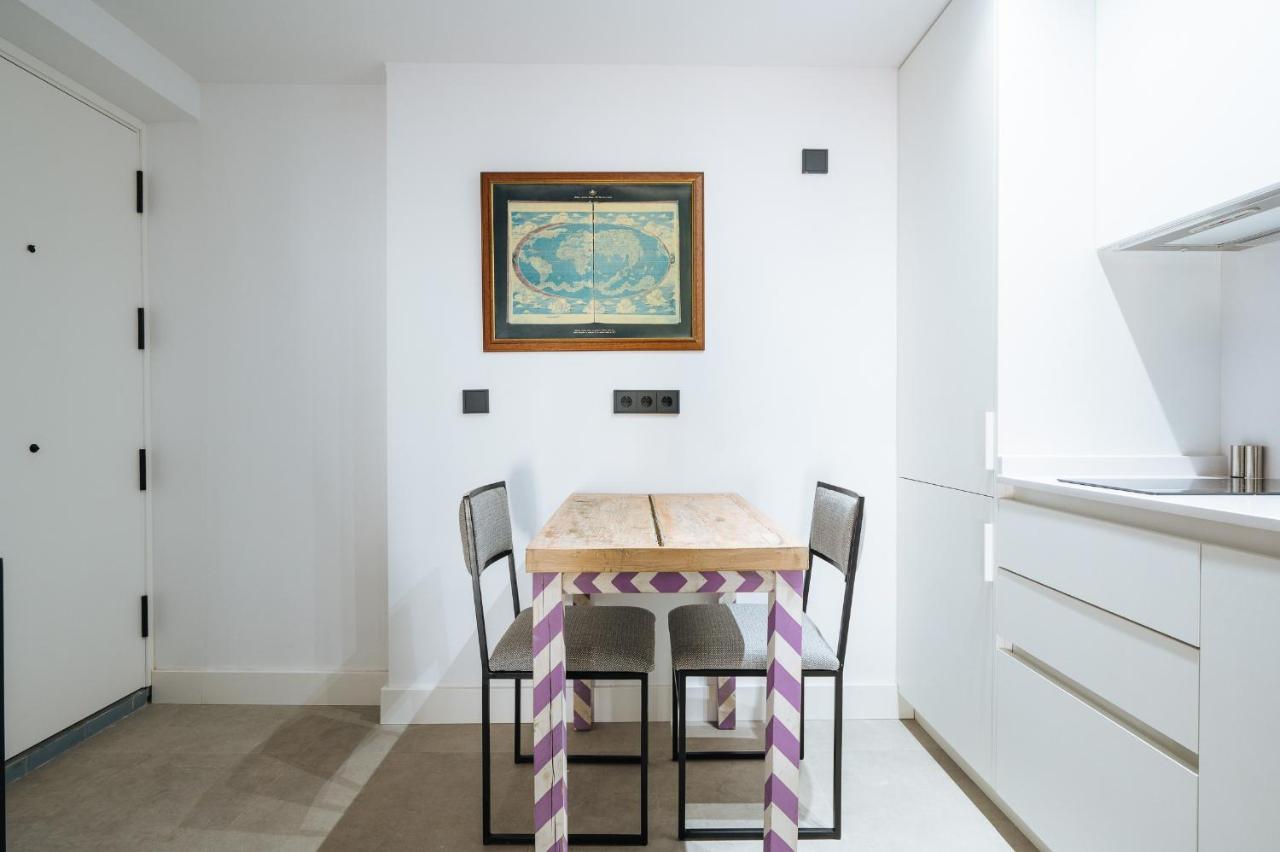 סביליה Apartamentos Montevideo 6 מראה חיצוני תמונה