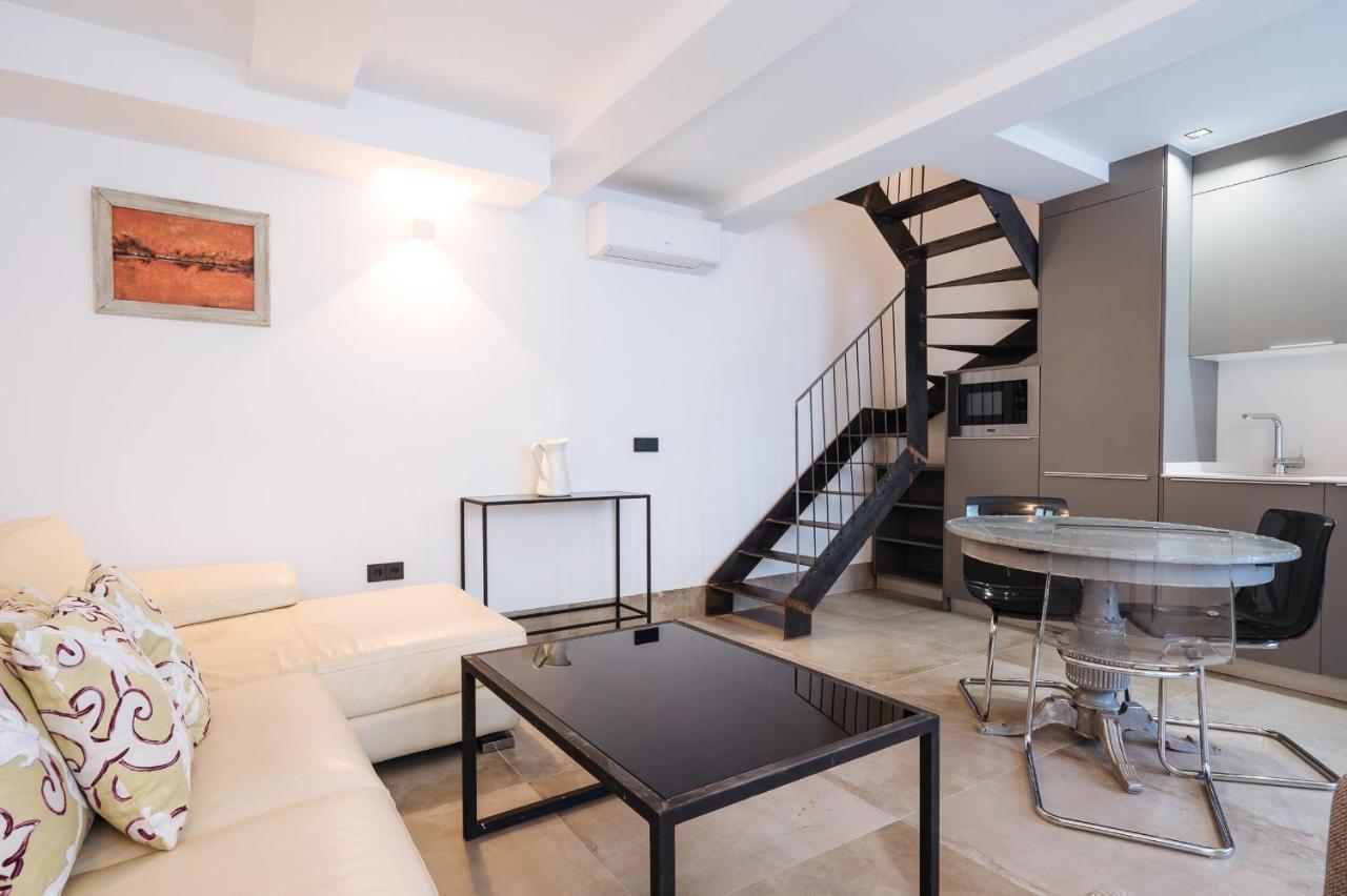 סביליה Apartamentos Montevideo 6 מראה חיצוני תמונה